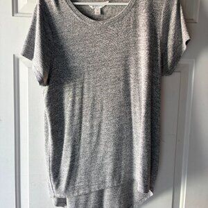 Market & Spruce Heather Gray Curved-Hem Tee Size M